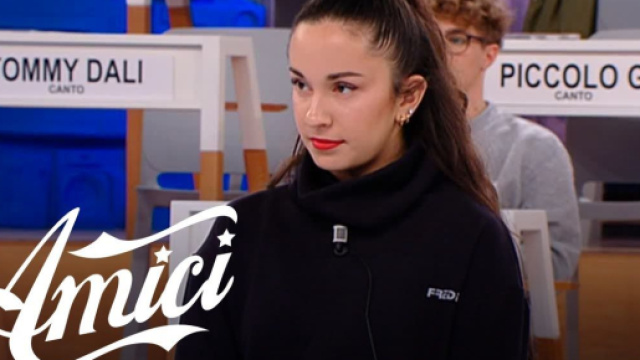 Amici 22, spoiler riprese 6 dicembre: Emanuel Lo manda via Ludovica, abolito banco del pubblico.