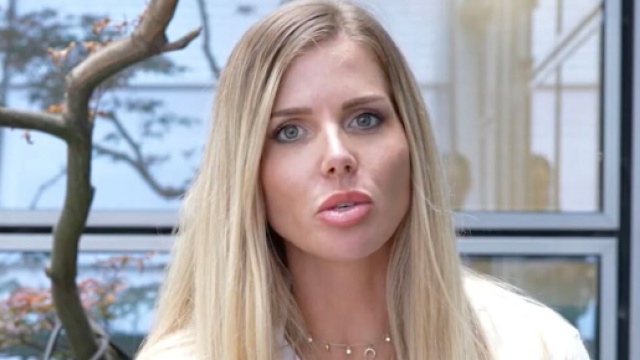 Jessica Thivenin pense sérieusement à faire un lifting à 33 ans pour effacer les rides sur ses joues.