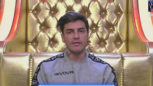 GF Vip, Alessandro spiazza su Sophie.