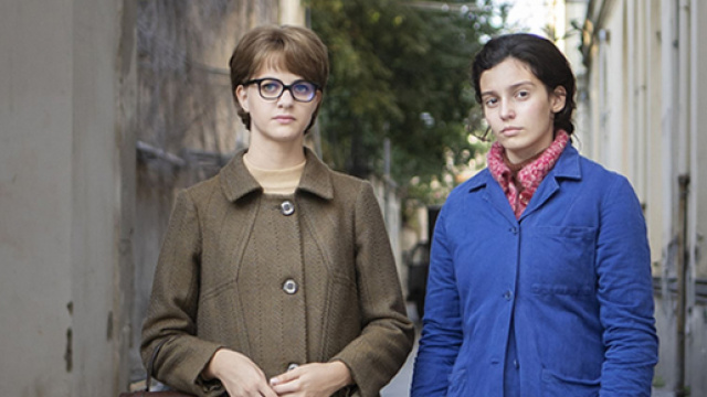 L'Amica geniale trama prima puntata: Raffaella coinvolgerà Elena nei suoi problemi.