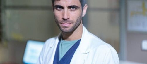 Doc-Nelle tue mani, puntata 17 febbraio: Damiano Cesconi scopre qualcosa di compromettete su Doc e la squadra.