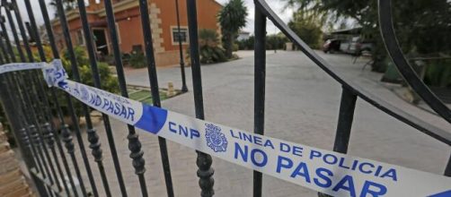 Strage familiare ad Alicante, nel sud della Spagna: un 15enne ha ucciso i genitori e il fratello più piccolo.