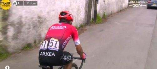 Nairo Quintana al comando della tappa sul Col d'Eze