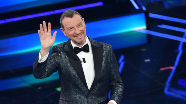 Sanremo, scaletta seconda serata: Checco Zalone ospite, potrebbero esserci Mika e Cattelan.