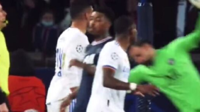 Gianluigi Donnarumma s'amuse en plein PSG - Real et enflamme la toile (capture YouTube)