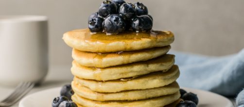 Ricetta dei pancakes al tè verde matcha.