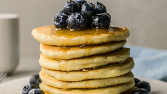Ricetta dei pancakes al t&egrave; verde matcha.