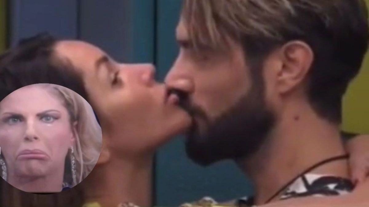 Grande Fratello Vip, la regia prende in giro Alex-Delia: al bacio appare  Francesca (Video)