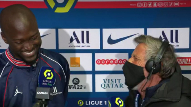 Danilo et Laurent Paganelli en fou rire. (cr&eacute;dit capture Canal+)