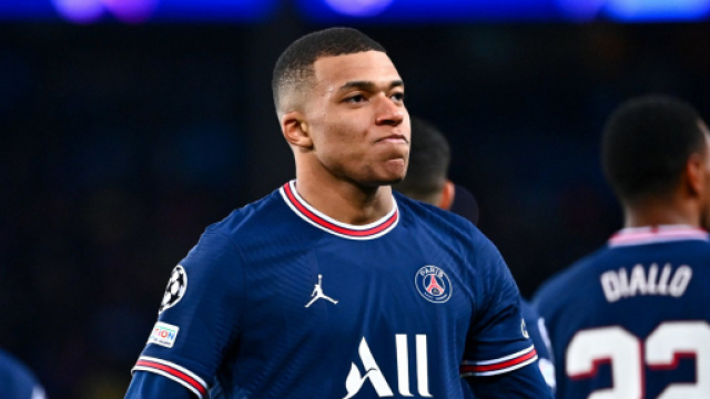 Kylian Mbappé bientôt avec le PSG sur la pelouse du Real Madrid. (crédit Twitter)