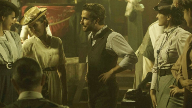 Una vita, nuove anticipazioni: Ignacio fuori controllo a causa delle sue feste notturne.