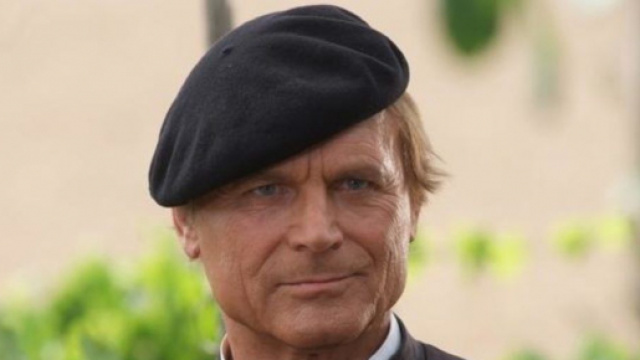 Don Matteo, Terence Hill non voleva lasciare la serie, sulla Rai: 'Questione di soldi'.
