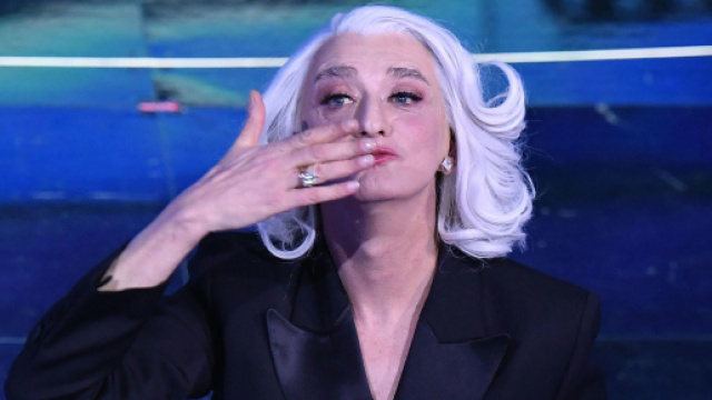 Drusilla Foer conquista il palco di Sanremo.