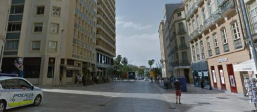 El hombre fingió asfixiarse para "hacer un simpa" (Google Street View)