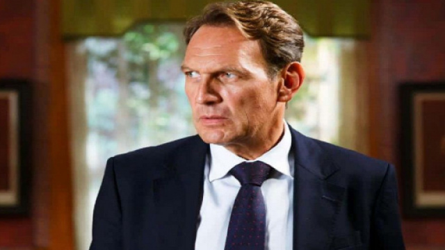 Un Posto al sole, puntata di mercoledì 9 febbraio: Chiara distrutta, Ferri ne approfitta.