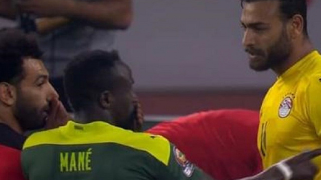 CAN : l'image incroyable de Salah et Man&eacute; avant le penalty rat&eacute; du S&eacute;n&eacute;galais - Source : capture d'&eacute;cran, Youtube