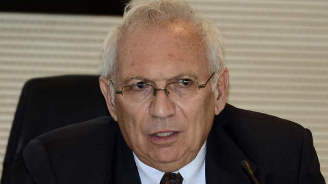 Il Ministro dell'istruzione Bianchi spiega gli ultimi provvedimenti agli studenti.