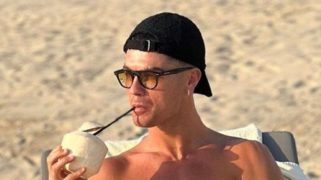 Obsédé par son physique, CR7 fait le buzz avec son gâteau d'anniversaire - Source : capture d'écran, Twitter