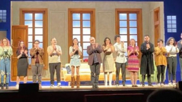 Paolo Caiazzo porta in scena la Dad al Teatro Augusteo di Napoli.