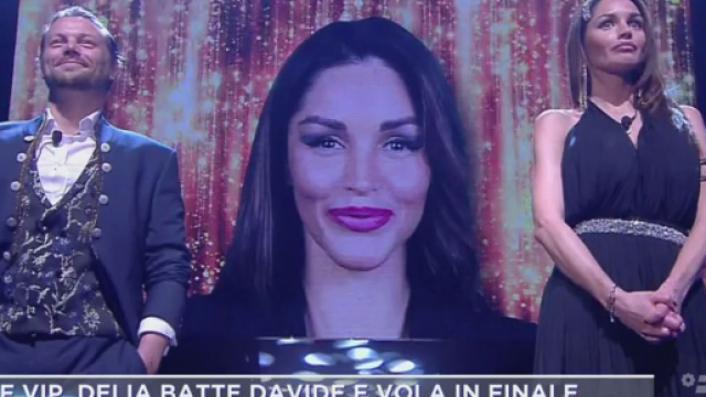 GFVip, Davide non accetta che Duran sia in finale: 'Lei ci batterà se ha già vinto adesso'.