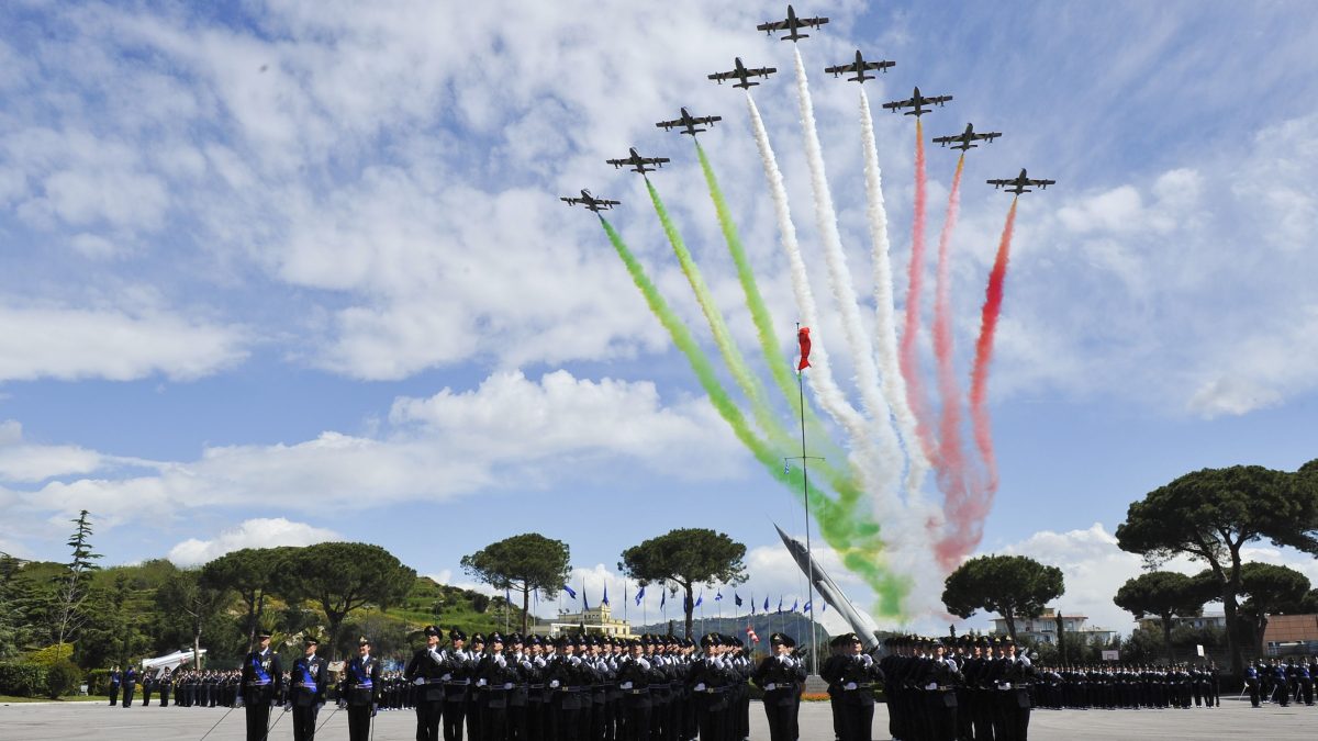 Concorso Accademia Aeronautica per 105 posti di Ufficiale dell'Aeronautica  Militare