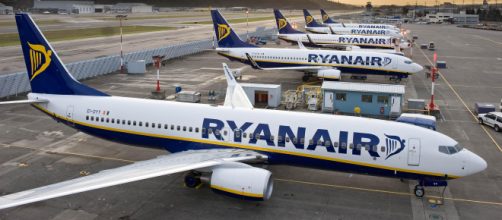 Ryanair, assunzioni per assistenti di volo.