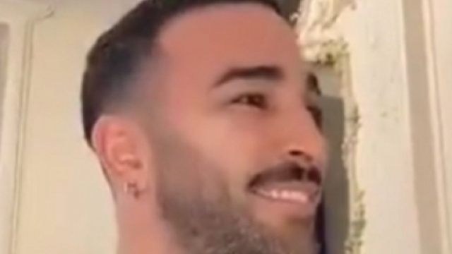 Adil Rami fait visiter sa maison sur TikTok, sa déco provoque l'hilarité des fans (capture TikTok)