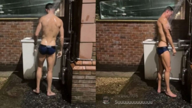 Cristiano Ronaldo prend une douche et démarre un live Instagram. Source : Capture Twitter