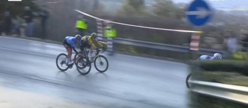 Remco Evenepoel sbaglia strada nella quinta tappa della Tirreno-Adriatico.