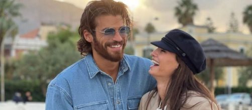 Can Yaman rompe il silenzio su Francesca Chillemi con una dedica: 'Bella come il sole'.