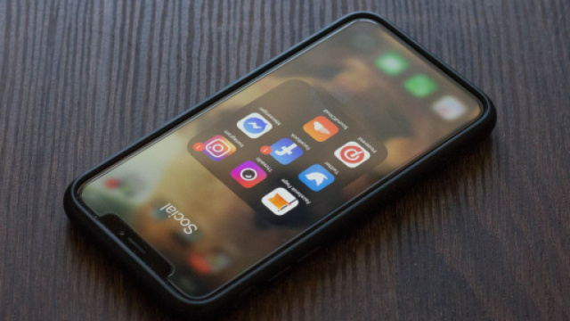 Apple empêche Facebook d'évoquer les 30 % de commission de l'App ... - frandroid.com