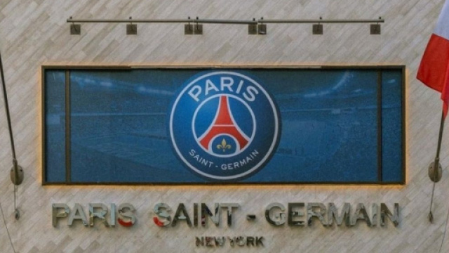 La collection streetwear du PSG à New York provoque l'hilarité des fans (capture YouTube)