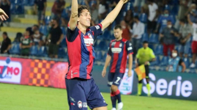 Crotone contro il Monza senza Mulattieri.