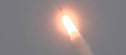 El misil hipersónico lanzado en Ucrania puede superar diez veces la velocidad del sonido (Captura de pantalla de DW)