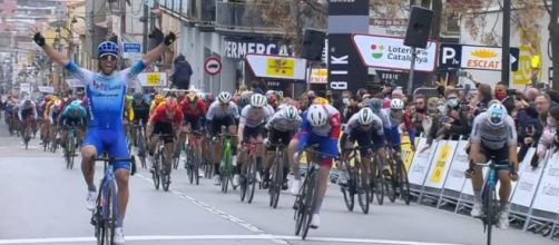 Volta Catalunya, la prima tappa a Michael Matthews.