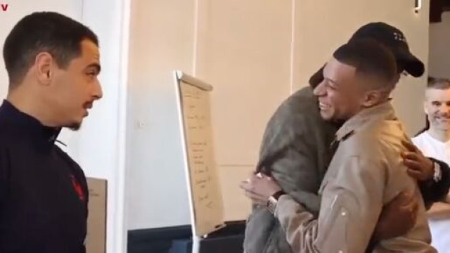 Kylian Mbappé a retrouvé Paul Pogba en équipe de France. (crédit capture EdF Twitter)