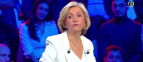 Valérie Pecresse dans Face à Baba avec le présentateur de TPMP Cyril Hanouna. Source : capture d’écran C8.