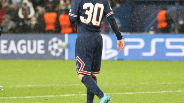 LIonel Messi sifflé, Fabregas dézingue les supporters parisiens
