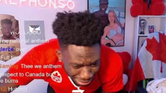 La célébration d'Alphonso Davies devant la qualification du Canada devient virale (capture YouTube)