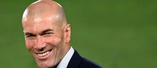 Calciomercato Juventus, se Allegri dovesse andare via Zidane sarebbe il preferito.