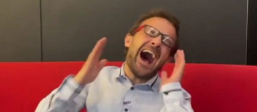 La parodie hilarante de Pierre-Antoine Damecour sur les Vuvuzelas (Capture YouTube)