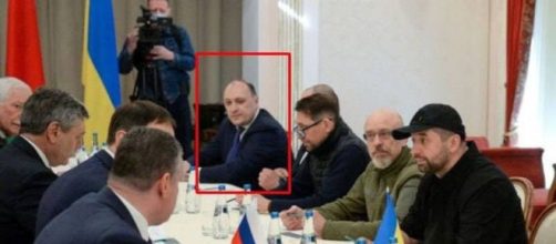 Denis Krieev participó en las negociaciones celebradas el 28 de febrero en Gomel (Foto Twitter @politblogme)