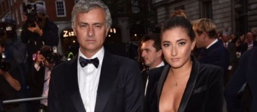La rivalité entre la fille de José Mourinho et la fille de Pep Guardiola fait parler (captures YouTube)