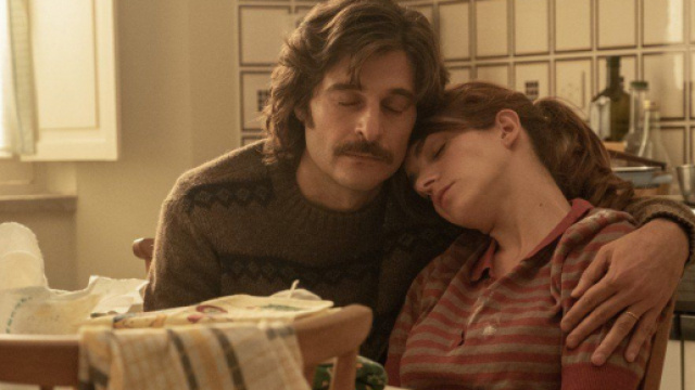 Noi, Rebecca torna senza Pietro: la sua morte innesca sensi di colpa in tutta la famiglia.