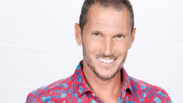 Alvin è un conduttore televisivo e radiofonico e per la quarta volta sarà l'inviato in Honduras per L'isola dei famosi.