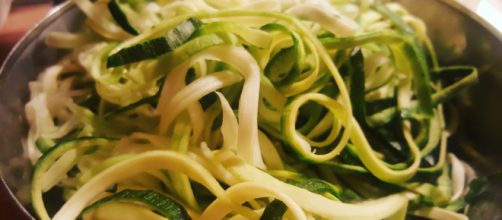 Spaghetti di verdure, anche in versione crudista
