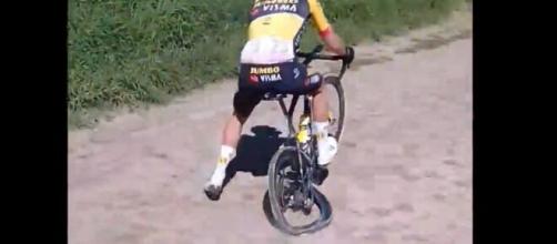 Christophe Laporte rompe la ruota posteriore alla Parigi - Roubaix