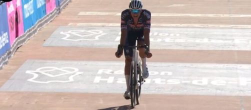 Mathieu van der Poel, solo nono alla Parigi-Roubaix.