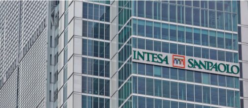 Intesa Sanpaolo cerca diplomati e laureati come consulenti e analisti