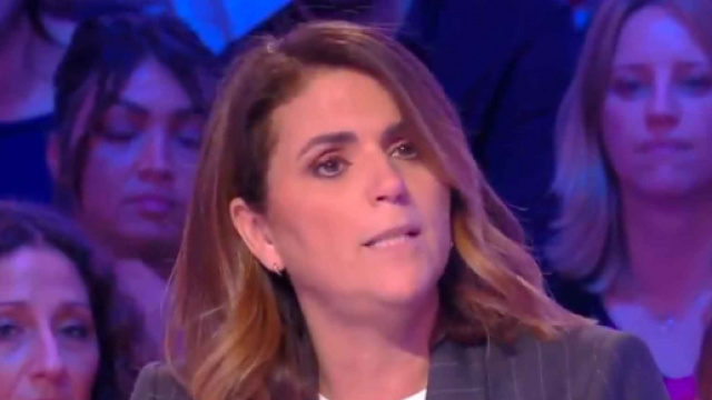 Valérie Bénaïm dans TPMP chez Cyril Hanouna. Source : capture d’écran C8.
